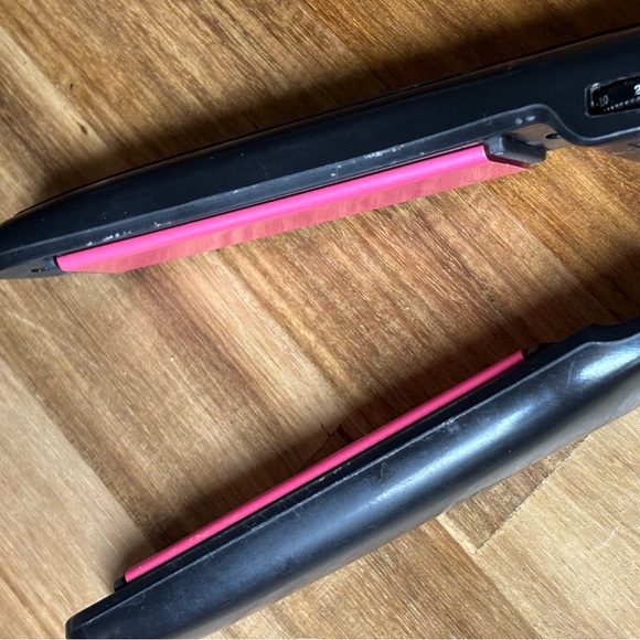 Conair Black 2” Flat Iron Hair Straightener - Picture 6 of 8